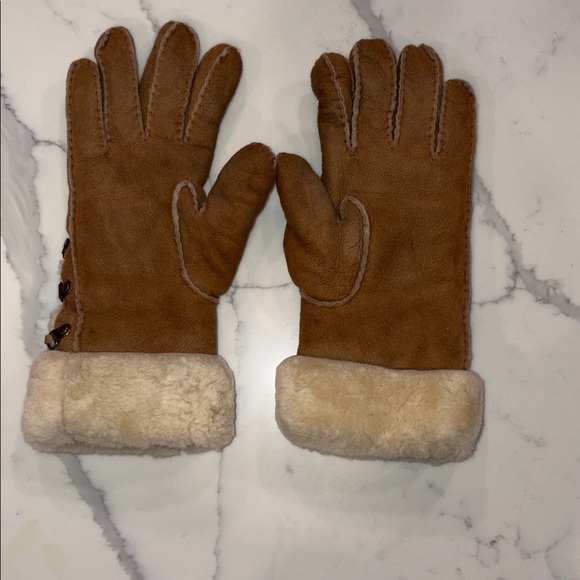 UGG Tan Shearling Lace-Up Gloves - Picture 2 of 5